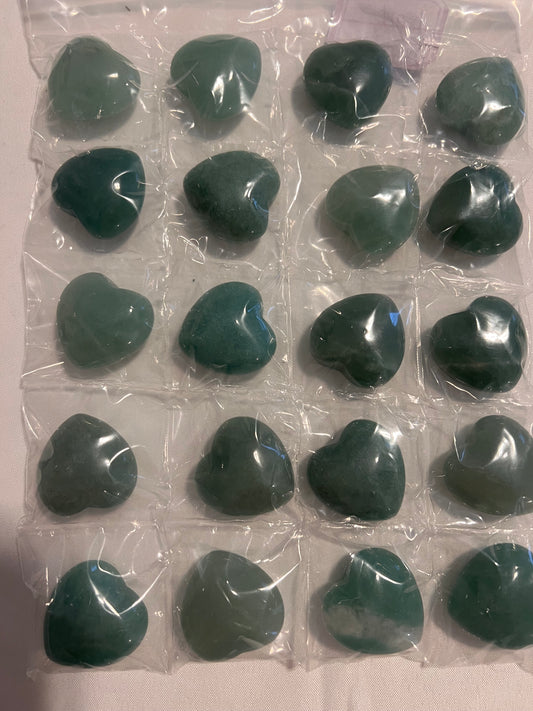 crystal statues: green aventurine small heart